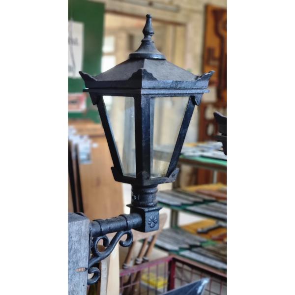 Cast Iron Wall Mounted Light H194 (1)