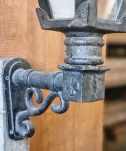 Cast Iron Wall Mounted Light H194 (2)