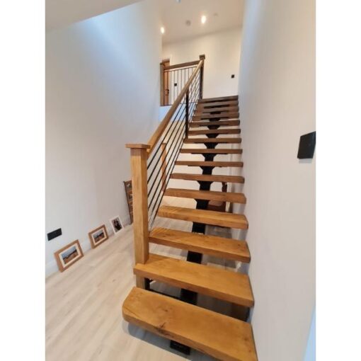 Oak Stairs & Newel Posts (1)