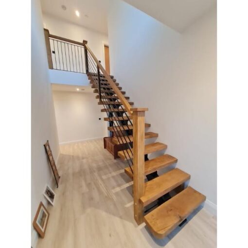 Oak Stairs & Newel Posts (4)
