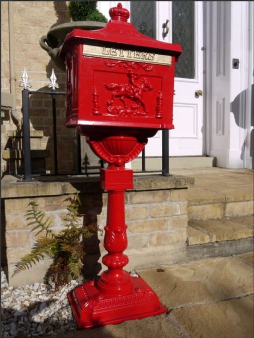 Post box - Pole - Red