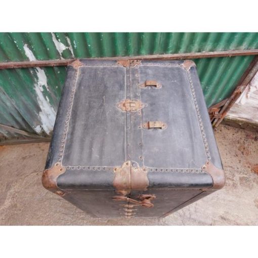 Vintage Travel Trunk - KAS440c