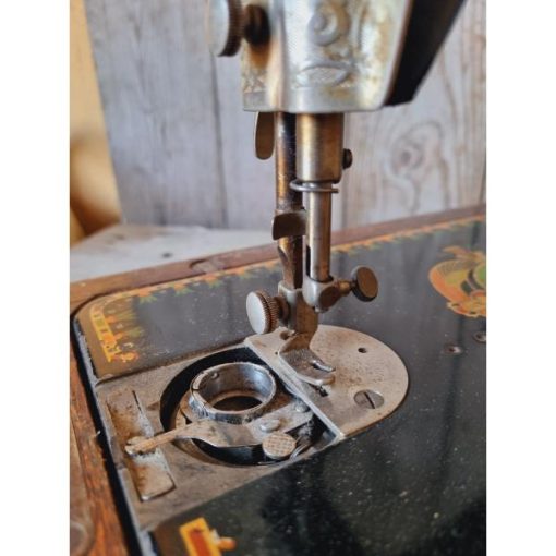 Singer sewing machine No. 66 - KAS514i