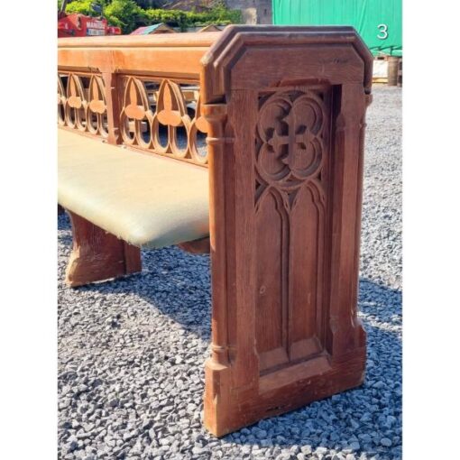 Pugin Pew KAS791 (7)