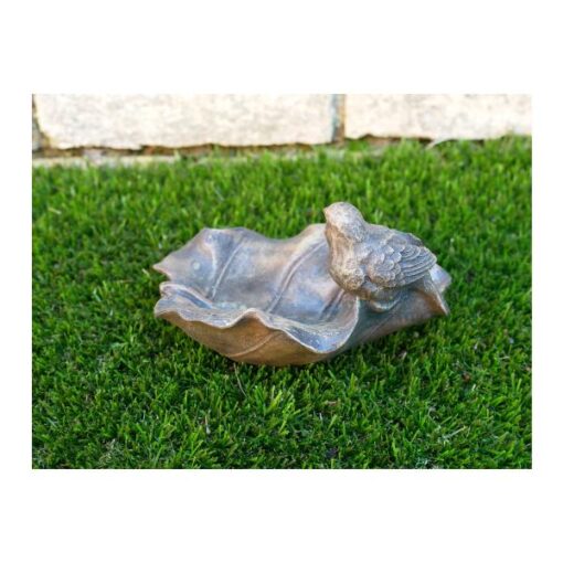 Bird on leaf feeder D9460(2)