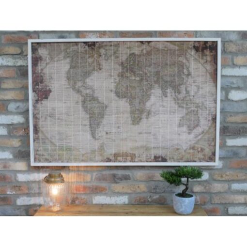 Map of the World D8240