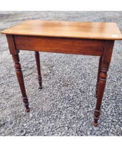 Side Table on Turned Legs KAS870 (1)