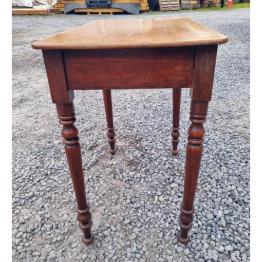 Side Table on Turned Legs KAS870 (5)