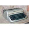 1950's Remington Quiet Riter Typewriter KAS1037 (2)