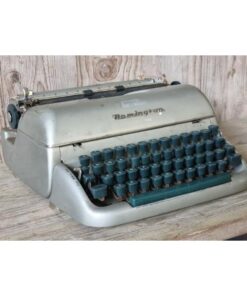1950's Remington Quiet Riter Typewriter KAS1037 (2)
