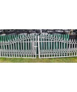 Pair of Entrance Gates 14ft KAS971 (1)