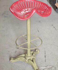 Farmall Stool H276 (1)