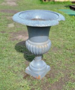 Cast Iron Urn Damaged KAS1247 (1)