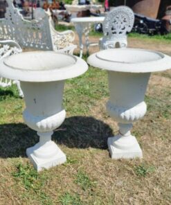Urn Cast Iron White CH R 039B W (4)