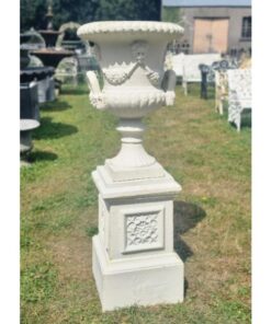 Urn on Pedestal Cast Iron White CH R 312 W (1)