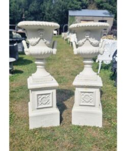 Urn on Pedestal Cast Iron White CH R 312 W (6)
