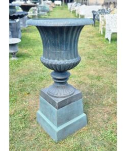 Urn on Pedestal Green CH R S003B (1)