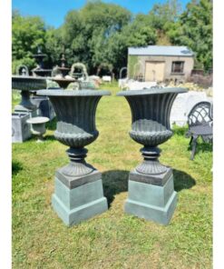 Urn on Pedestal Green CH R S003B (4)